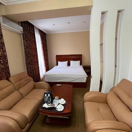 Luxurious Hotel Taraz Exterior foto