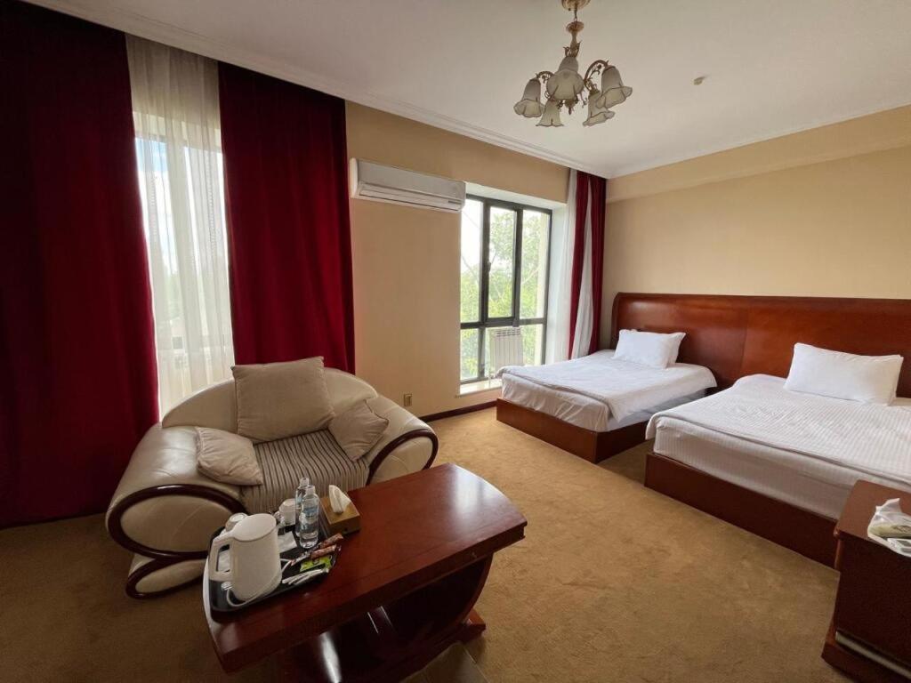 Luxurious Hotel Taraz Exterior foto