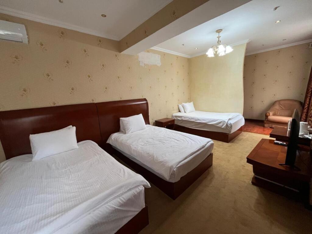 Luxurious Hotel Taraz Exterior foto